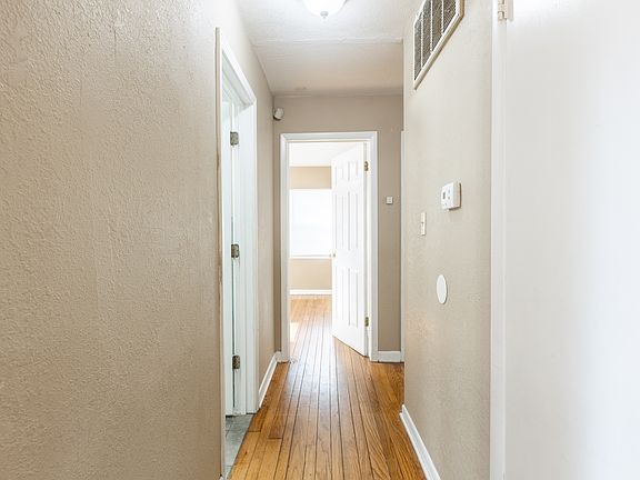 5th image of 4702 E 113th St