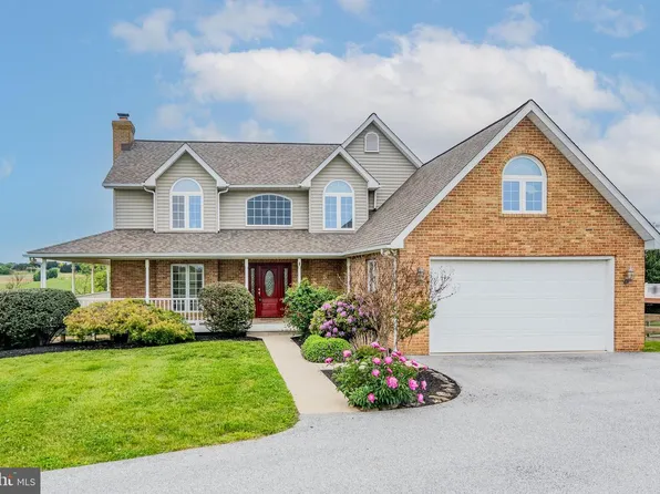 378 Plankwood Dr, Westminster, MD 21158