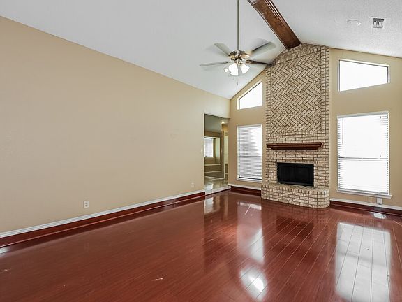 3rd image of 544 Desoto Dr