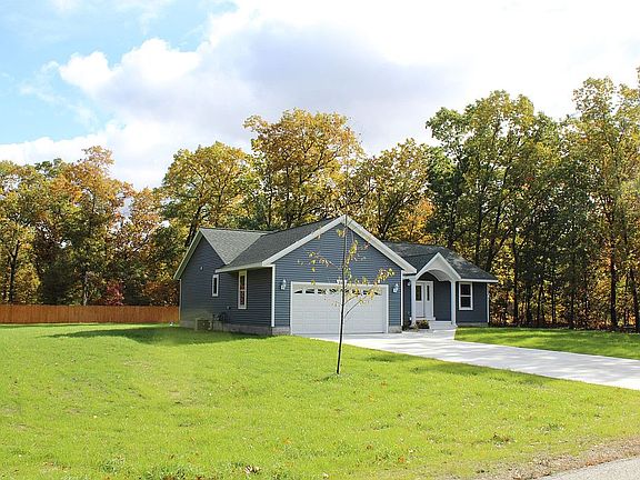 2nd image of 360 Chopin Dr