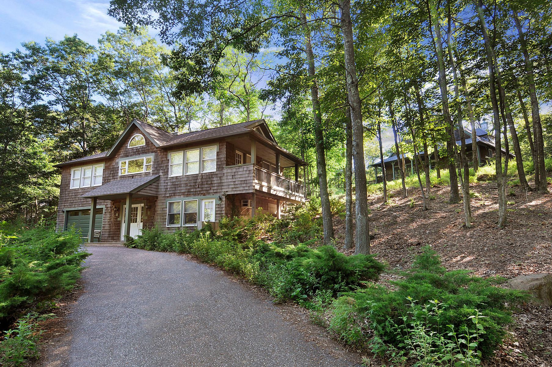 876 Millstone Rd, Water Mill, NY 11976 Out East