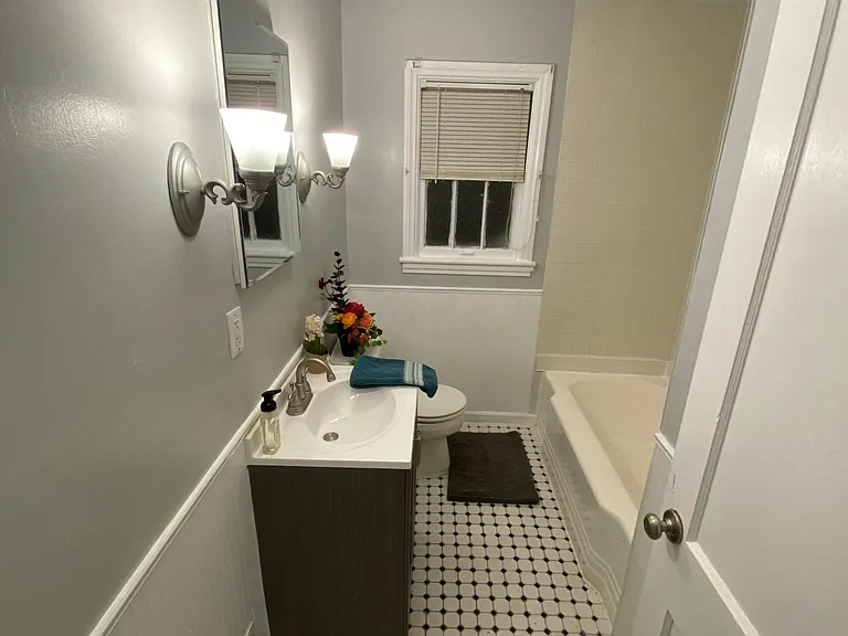 5757 N Keystone Ave — Photo 10