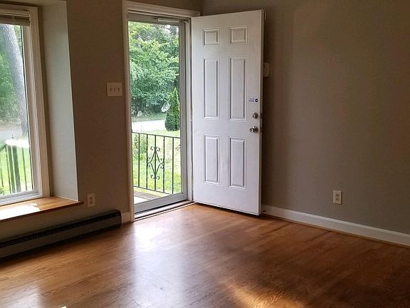 2nd image of 1325 Lakedell Dr