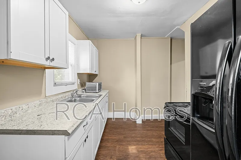2 bed, 1.0 bath, $1,050 — Photo 3