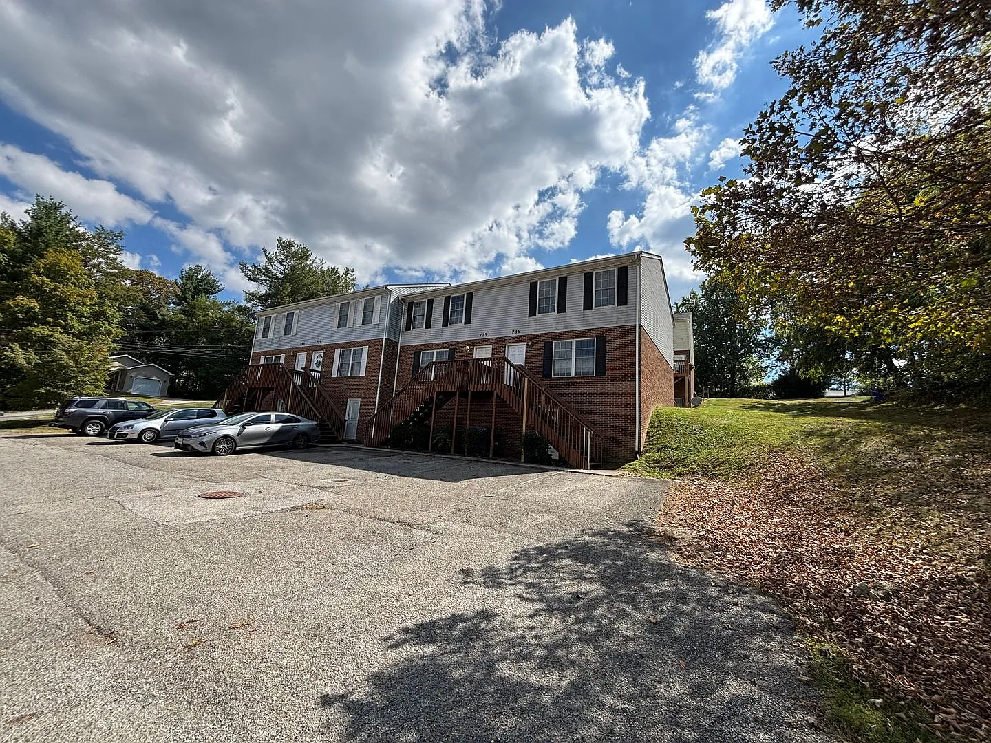 2 Bedroom, 1.5 Bath Townhouse — Photo 1