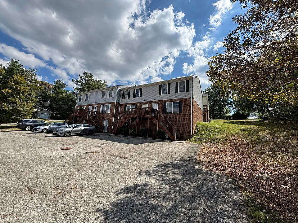 725 E Main St