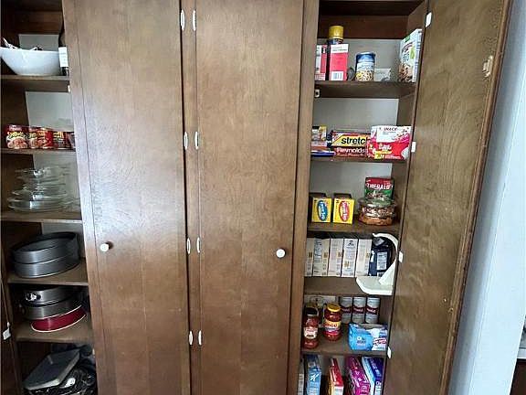 5th image of 383 Carver Dr