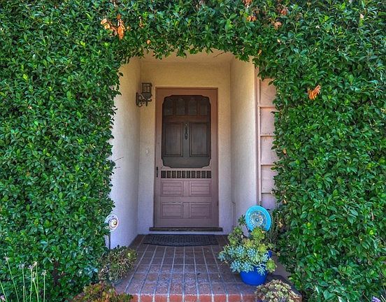 2nd image of 12322 Loretta Cir