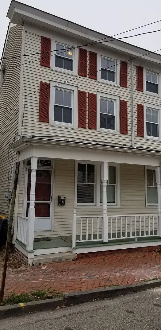 Townhouse in Downtown Smyrna - $1550.00 per Month! — Photo 1