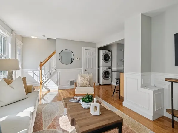 2 Tremont Pl #4, Somerville, MA 02143