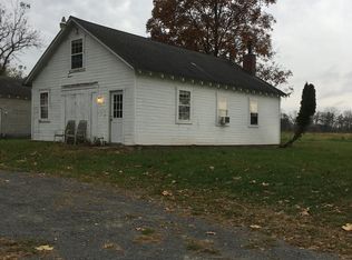 579 Red Corner Rd, Douglassville, PA 19518