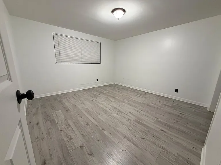 1220 East 142nd Avenue — Photo 10