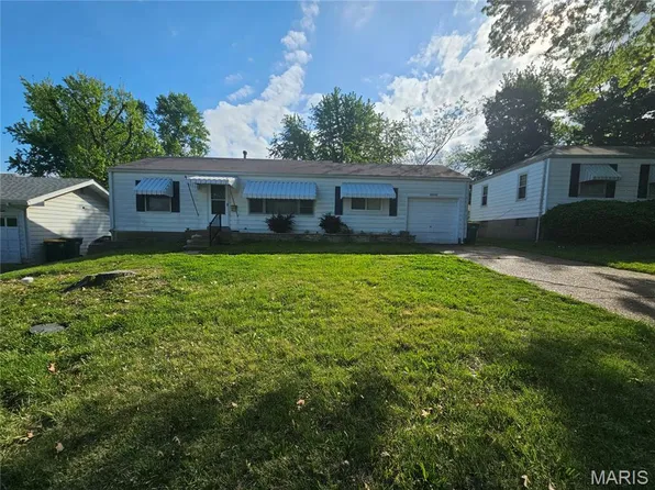 10220 Tappan Dr, Saint Louis, MO 63137
