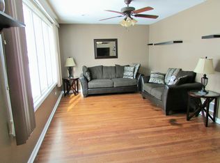 8159 S Komensky Ave, Chicago, IL 60652