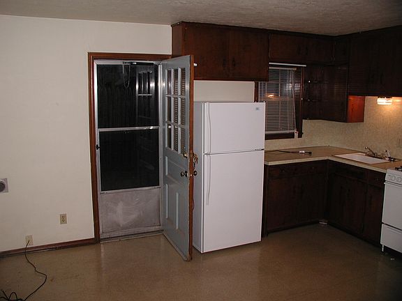 4th image of 523 W 6th Ave