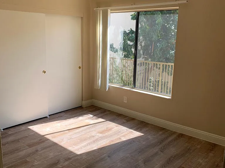 Claudina Apartments — Photo 30