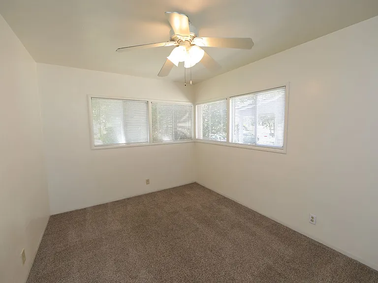 4225 V St #3 — Photo 10