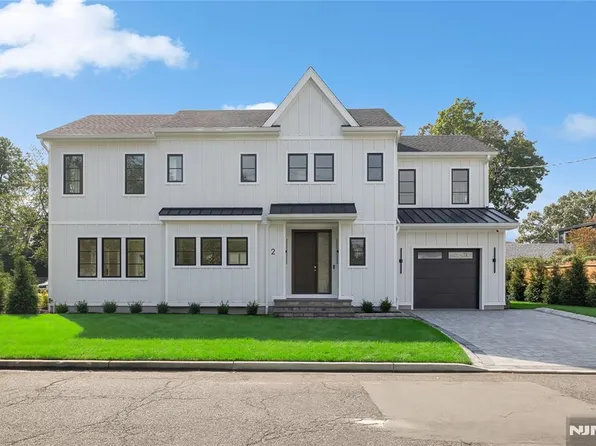 2 Pleasant Avenue, Tenafly, NJ 07670