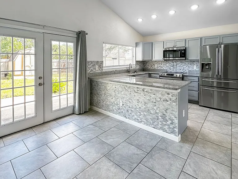 6923 Glen Fair — Photo 4