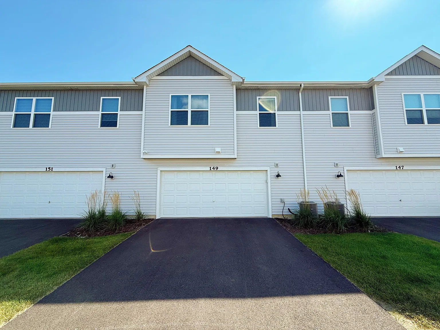 3 bed, 1468 sqft, $2,950 — Photo 2