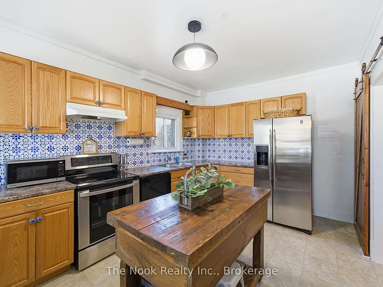 480 George St S — Photo 9
