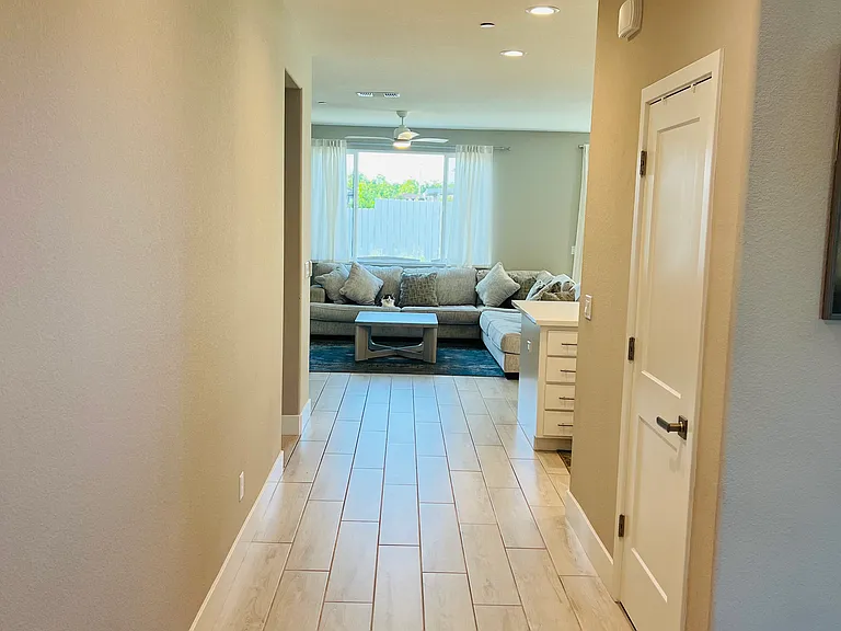 Radiance Ln — Photo 33