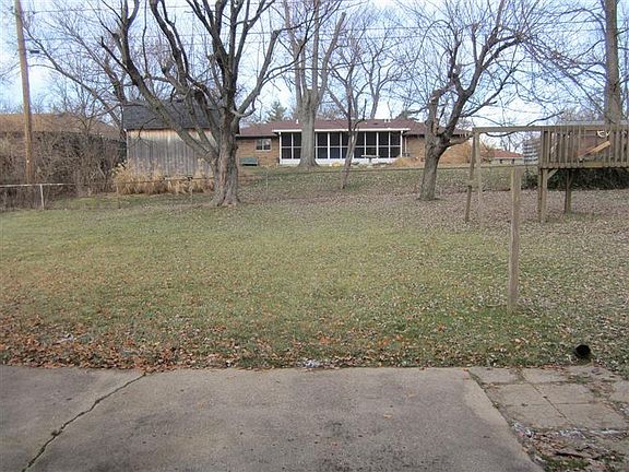 3rd image of 4579 Seville Dr