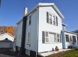 1989 Ridge Rd, Ontario, NY 14519