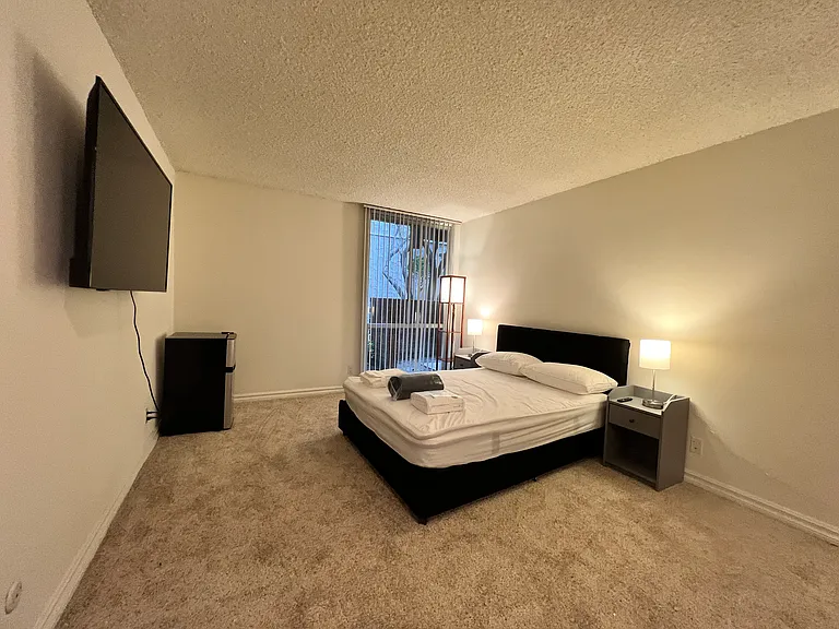6425 Green Valley Cir — Photo 17
