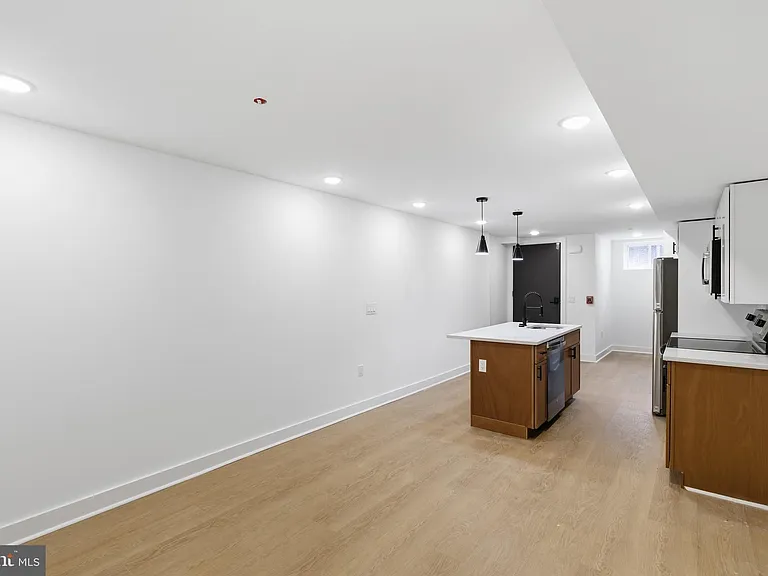 863 N 43rd St #1 — Photo 5