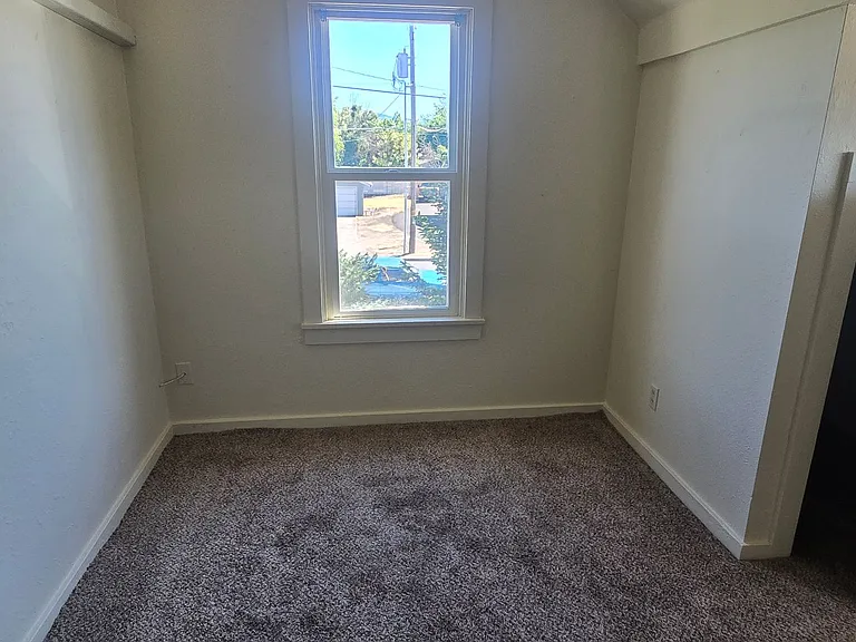 403 De Barr Ave — Photo 9