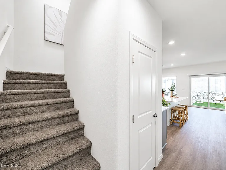 stairs to 2nd level