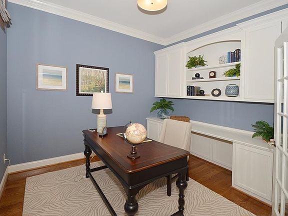 4th image of 9417 Fox Creek Ln #12