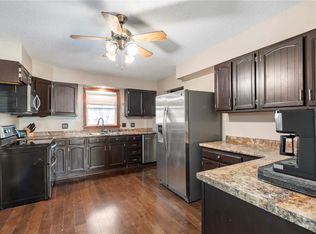 203 2nd St, Garwin, IA 50632