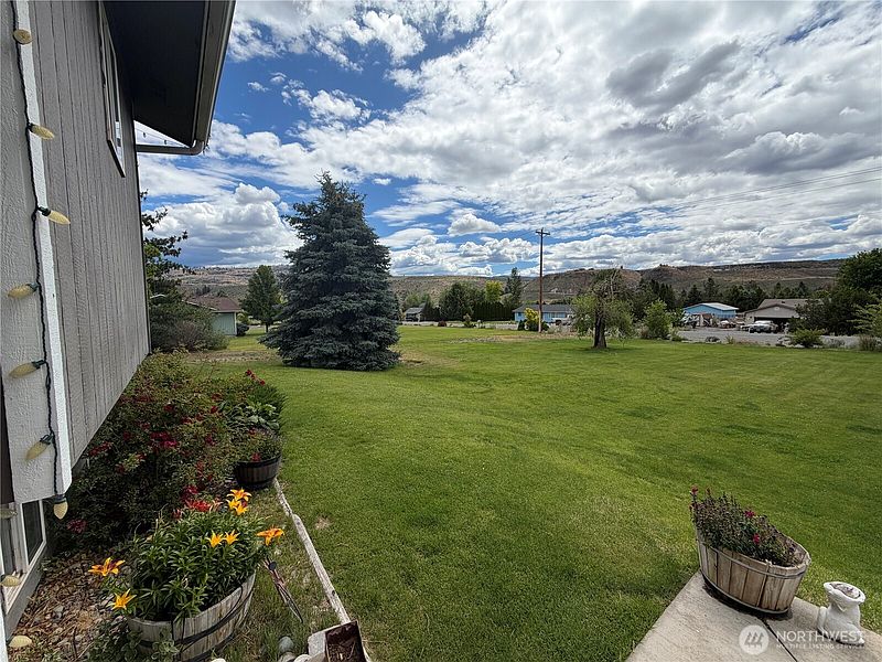2nd image of 324 Omak River Road