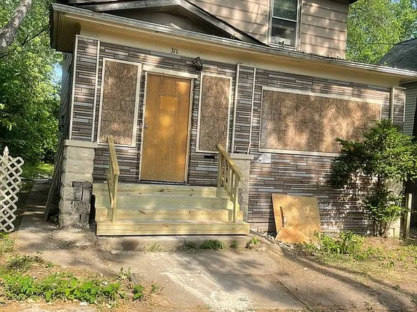 311 Oakley Ave, Rockford, IL 61101