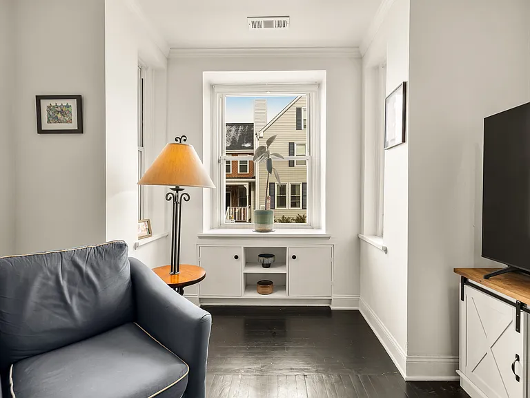 340 U St NW — Photo 8