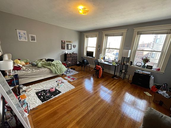 2nd image of 61 Saint Marys Ct #19B