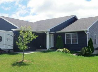 3714 Viola Dr, Waverly, IA 50677