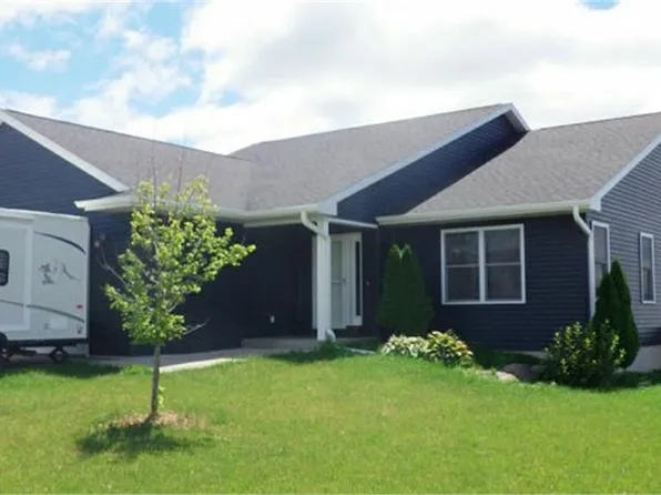 3714 Viola Dr, Waverly, IA 50677