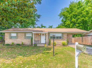 1007 N Chestnut St, Morrilton, AR 72110