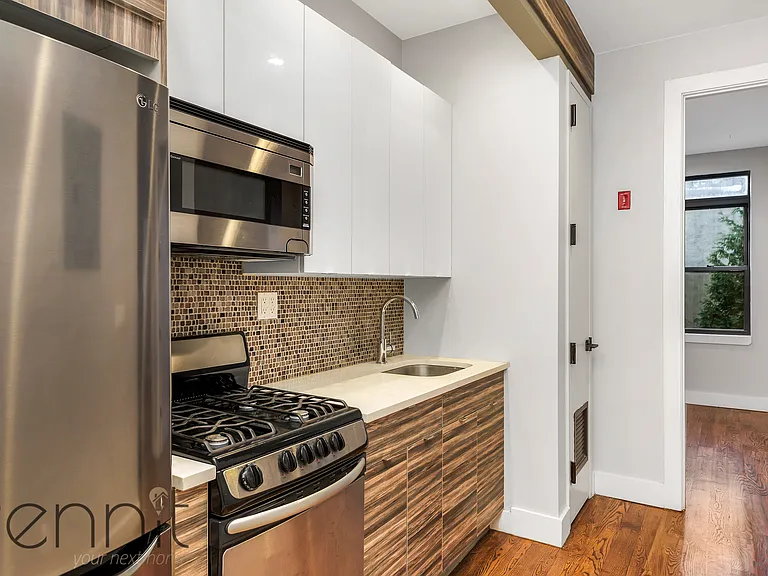 377 Onderdonk Ave #2B — Photo 2