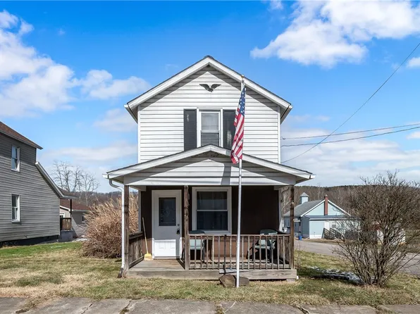 33 Indiana Ave, Avonmore, PA 15618
