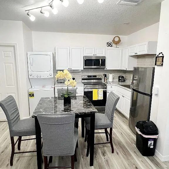 203 N Village St #B — Photo 4