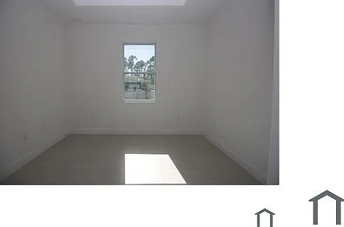 1138 Darling St E — Photo 17