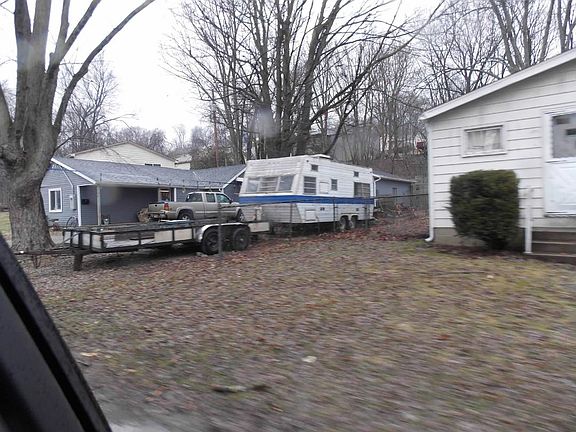 4th image of 206 Cottage St