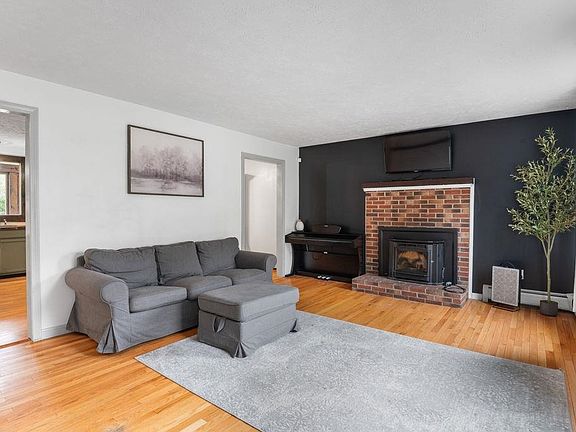 5th image of 11 Southview Lane