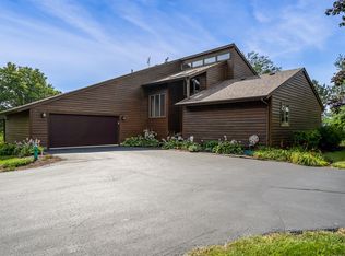 9085 N Pecatonica Rd, Pecatonica, IL 61063