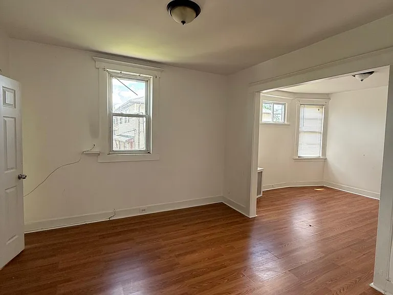 625 E Curtis St — Photo 4