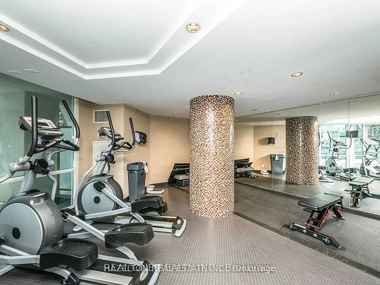 220 Burnhamthorpe Rd W #1709 — Photo 14